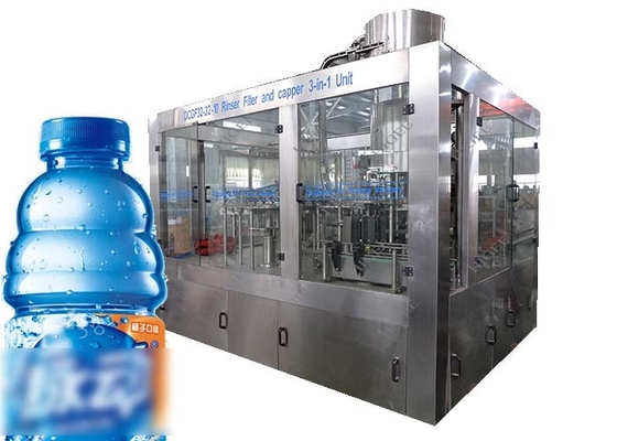 Chine La petite machine de remplissage de bouteilles en plastique automatique a carbonaté la boisson non alcoolisée/équipement remplissant de boisson fournisseur