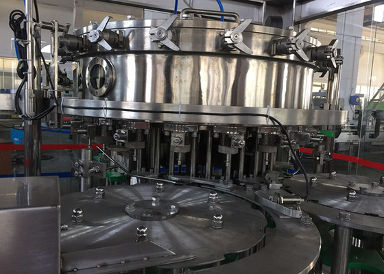 Chine Précision remplissante en plastique froide du couvercle à visser ±5mm de machine de remplissage de bouteilles à échelle réduite de boissons fournisseur