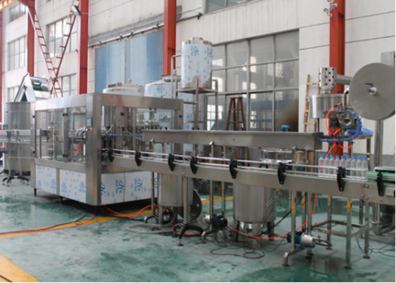 Chine 3 dans 1 machine de remplissage de boisson, ligne remplissante 100BPH d'équipement de la boisson 20L fournisseur