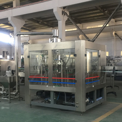 Chine Machine de développement liquide automatique diplôméee par CE de l'eau minérale de machine de remplissage fournisseur