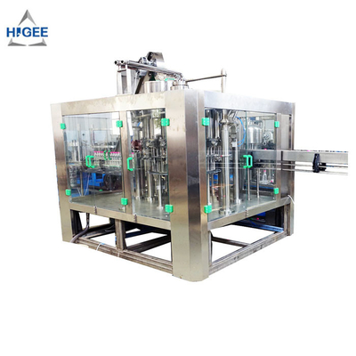 Chine Machine de remplissage de grande précision d'eau potable/3 dans 1 machine de remplissage liquide fournisseur