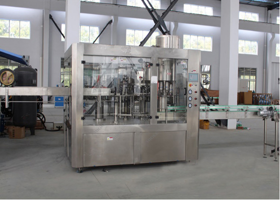 Chine Machine de remplissage carbonatée de boisson non alcoolisée de bouteille, remplissage liquide et machine de cachetage fournisseur